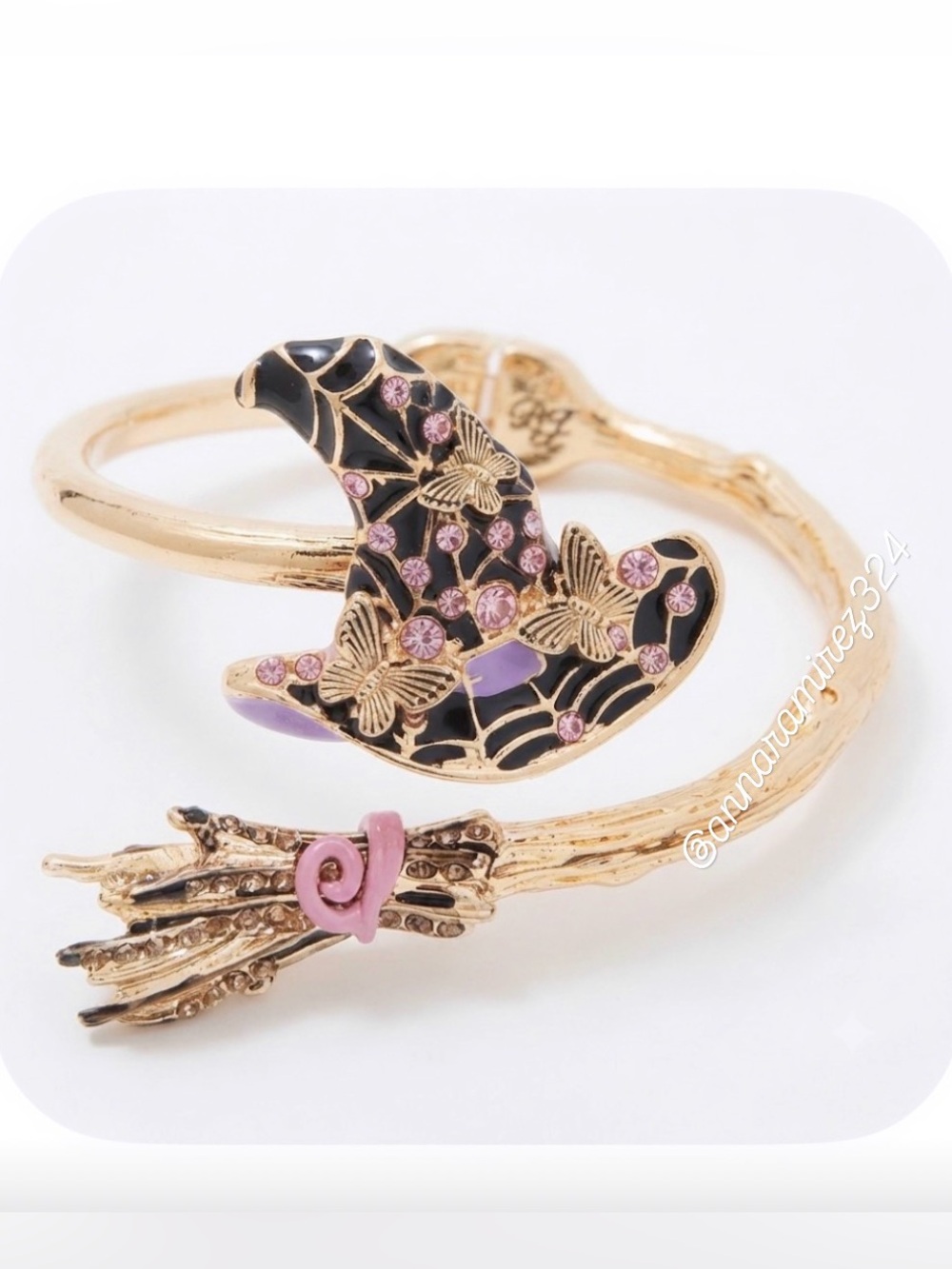 NWT ⚜️🖤⚜️ Betsey Johnson Halloween Witch Bypass Bangle Bracelet